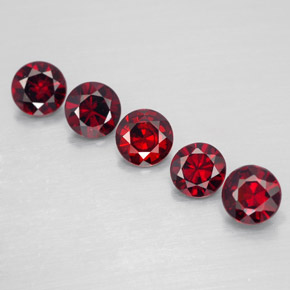 جارنيت بيروب طبيعي بلون أحمر عميق، وزن ‎‎ قيراط، شكل دائري، مقاس ‎4.99‎ مم