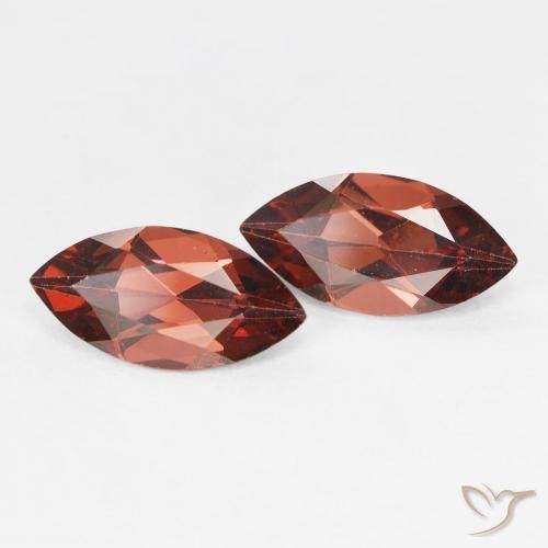 أحجار عقيق بيروب Medium Dark-Red طبيعية، ماركيز، VVS-VS، وزنها 2.27 قيراط