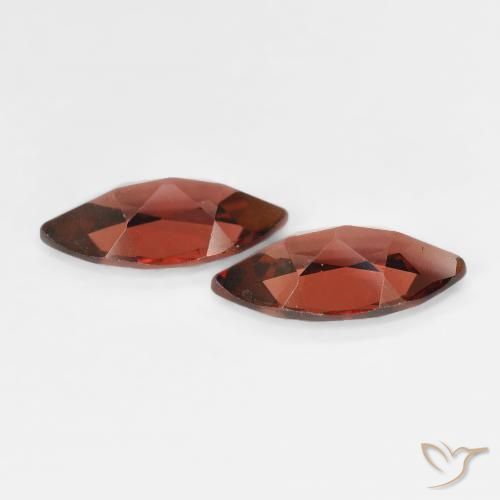 أحجار عقيق بيروب Medium Dark-Red طبيعية، ماركيز، VVS-VS، وزنها 2.27 قيراط