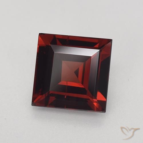 عقيق بيروب أحمر دموى غامق طبيعي، مربع، 1.98 قيراط، VVS-VS