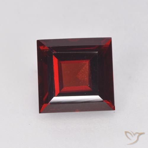 2.11ct طبيعي أحمر دموى غامق عقيق بيروب, مربع, VVS-VS