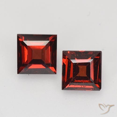 0.99ctw طبيعي أحمر دموى غامق عقيق بيروب, مربع, VVS-VS