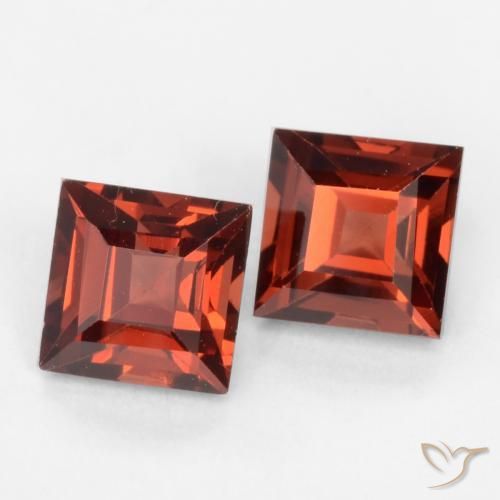 أحجار عقيق بيروب أحمر سانجريا طبيعية، مربع، VVS-VS، وزنها 0.99 قيراط