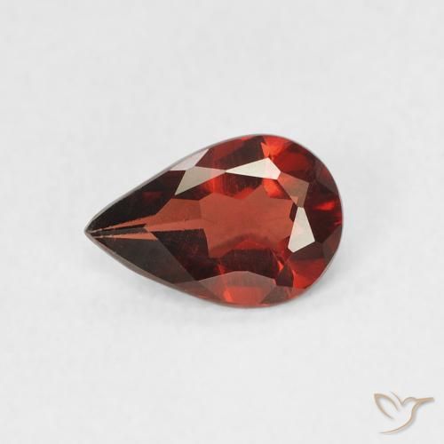 0.68ct طبيعي أحمر دموى غامق عقيق بيروب, شكل الكمثرى, قليلا جدا
