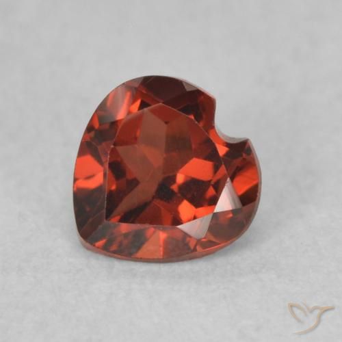 0.60ct طبيعي أحرمر سقلاتى غامق عقيق بيروب, قلب, VVS