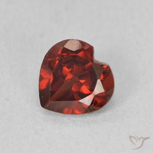 0.66ct طبيعي أحمر غامق عقيق بيروب, قلب, VVS