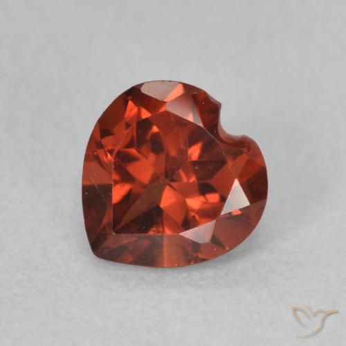 0.57ct طبيعي أحمر لامع عقيق بيروب, قلب, VVS-VS