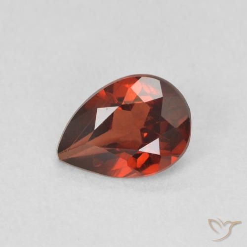 0.77ct طبيعي احمر غامق عقيق بيروب, شكل الكمثرى, قليلا جدا