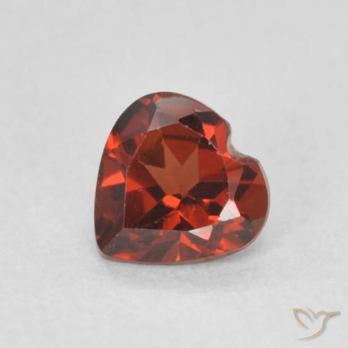 0.58ct طبيعي أحمر غامق عقيق بيروب, قلب, قليلا جدا