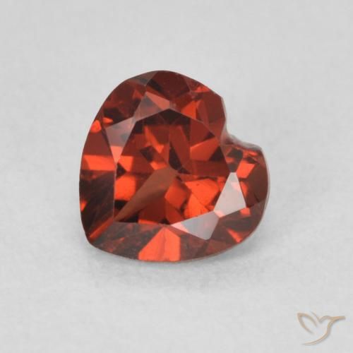 0.64ct طبيعي أحمر قرمزى عقيق بيروب, قلب, VVS-VS