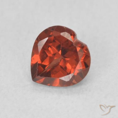 0.61ct طبيعي أحمر لامع عقيق بيروب, قلب, قليلا جدا