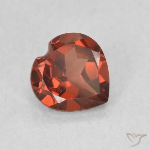 عقيق بيروب Medium Dark-Red طبيعي، قلب، 0.61 قيراط، قليلا جدا