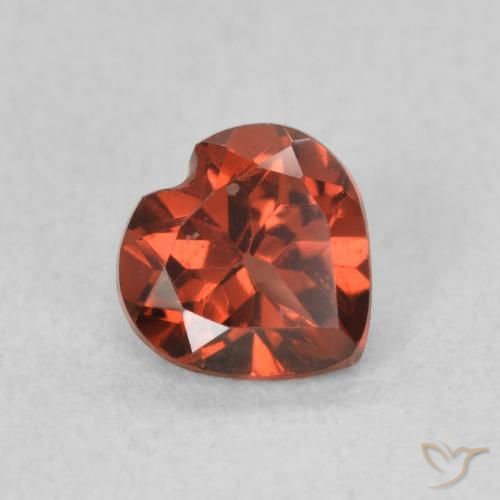 عقيق بيروب Medium Dark-Red طبيعي، قلب، 0.57 قيراط، قليلا جدا