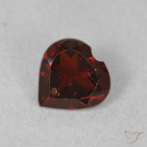 0.56ct طبيعي أحمر غامق عقيق بيروب, قلب, قليلا جدا
