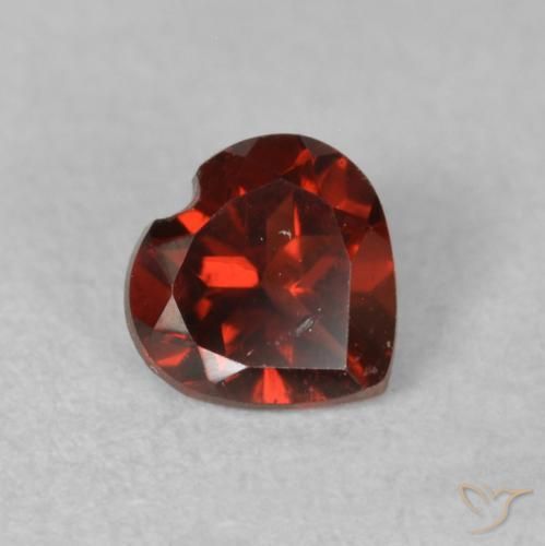 0.60ct طبيعي أحمر متوسط عقيق بيروب, قلب, قليلا جدا