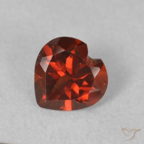 0.53ct طبيعي أحمر الكشمش عقيق بيروب, قلب, قليلا جدا