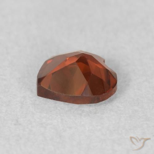 عقيق بيروب Medium Dark-Red طبيعي، قلب، 0.55 قيراط، VVS-VS
