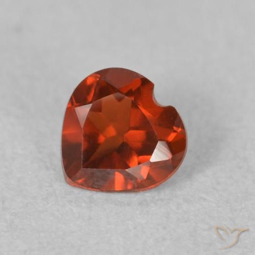 0.54ct طبيعي أحمر غامق عقيق بيروب, قلب, VVS-VS