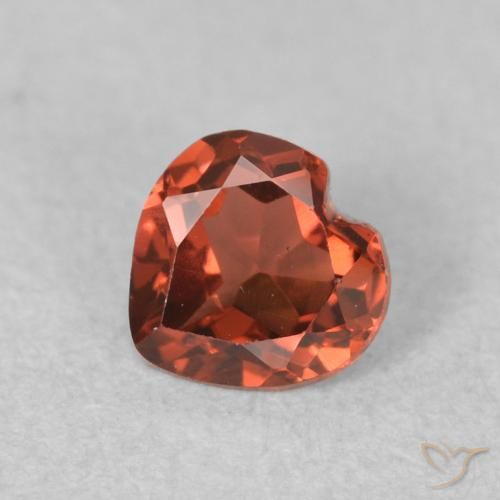 0.64ct طبيعي أحمر قرمزى غامق عقيق بيروب, قلب, VVS-VS