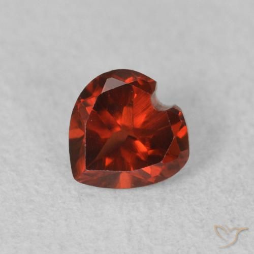 0.57ct طبيعي أحمر الكشمش عقيق بيروب, قلب, قليلا جدا