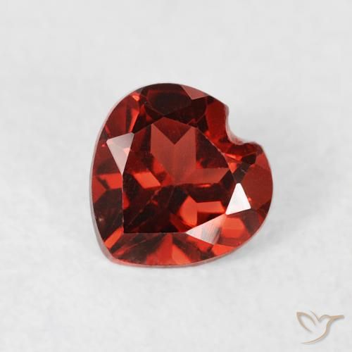 0.54ct طبيعي أحمر متوسط عقيق بيروب, قلب, قليلا جدا