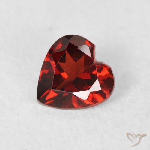 0.53ct طبيعي أحمر لامع عقيق بيروب, قلب, قليلا جدا