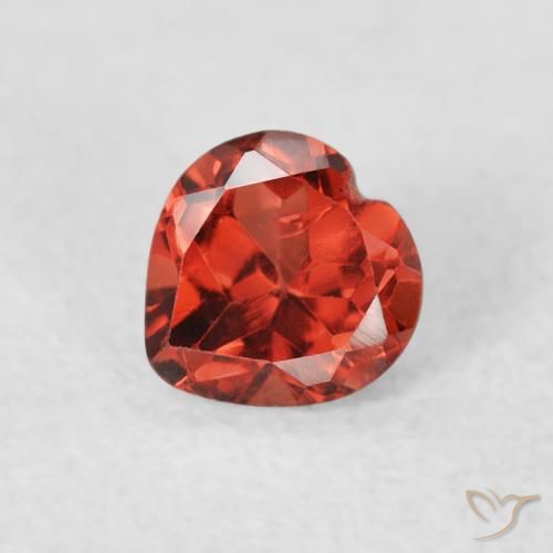 0.61ct طبيعي أحمر الكشمش عقيق بيروب, قلب, قليلا جدا