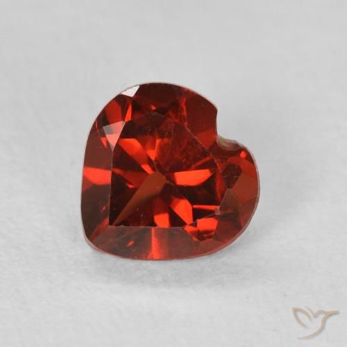 0.60ct طبيعي أحمر الكشمش عقيق بيروب, قلب, قليلا جدا
