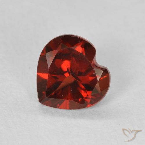 0.54ct طبيعي أحمر لامع عقيق بيروب, قلب, قليلا جدا