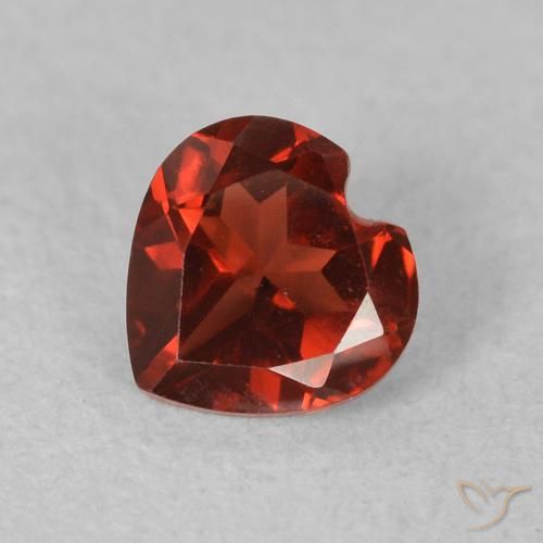 0.61ct طبيعي أحمر لامع عقيق بيروب, قلب, قليلا جدا
