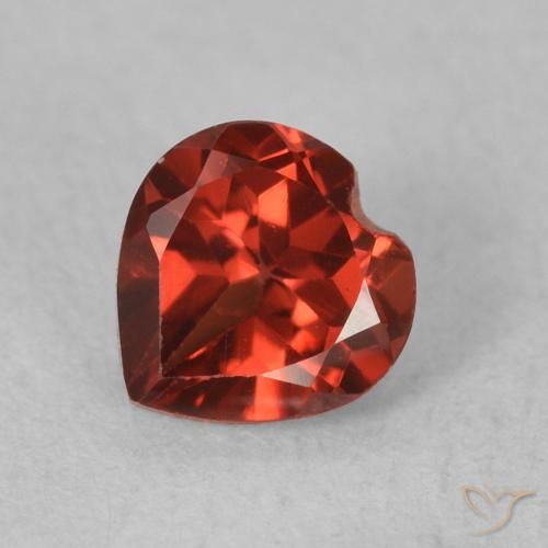 0.69ct طبيعي أحمر الكشمش عقيق بيروب, قلب, قليلا جدا