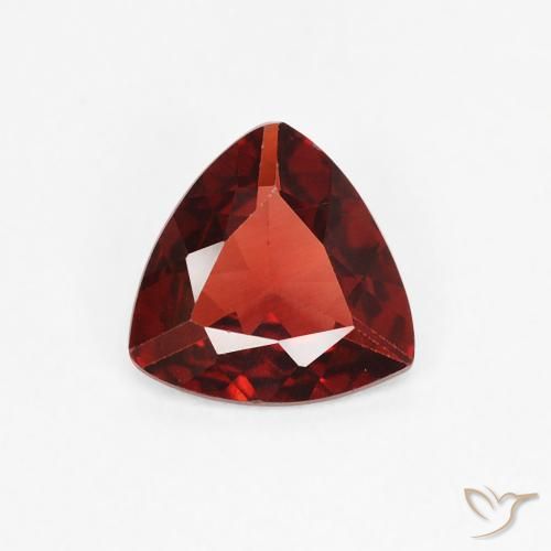 0.67ct طبيعي أحمر دموى عقيق بيروب, مثلثى, VVS-VS