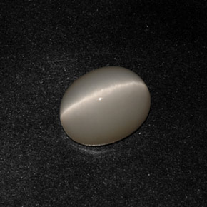 Quartz Cat's Eye طبيعي بلون دخاني، وزن ‎3.17‎ قيراط، شكل بيضاوى، مقاس ‎10.1x8.2‎ مم