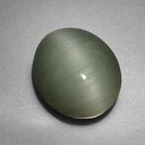 Quartz Cat's Eye طبيعي بلون أخضر، وزن ‎4.74‎ قيراط، شكل بيضاوى، مقاس ‎11.6x9.7‎ مم