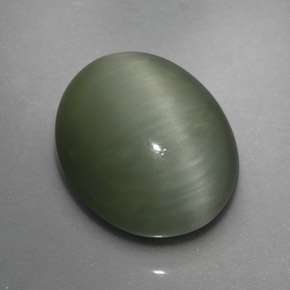 Quartz Cat's Eye طبيعي بلون أخضر، وزن ‎3.64‎ قيراط، شكل بيضاوى، مقاس ‎10.2x8.5‎ مم