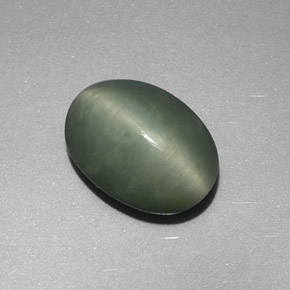 Quartz Cat's Eye طبيعي بلون أخضر، وزن ‎4.48‎ قيراط، شكل بيضاوى، مقاس ‎11.9x8.7‎ مم