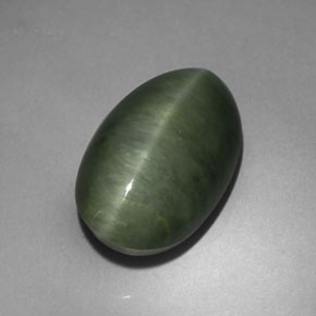Quartz Cat's Eye طبيعي بلون أخضر، وزن ‎5.75‎ قيراط، شكل بيضاوى، مقاس ‎14.6x9.2‎ مم