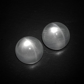 Quartz Cat's Eye طبيعي بلون أبيض، وزن ‎‎ قيراط، شكل دائري، مقاس ‎9.86‎ مم