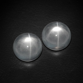 Quartz Cat's Eye طبيعي بلون أبيض، وزن ‎‎ قيراط، شكل دائري، مقاس ‎10.29‎ مم