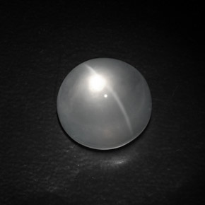 Quartz Cat's Eye طبيعي بلون أبيض، وزن ‎10.71‎ قيراط، شكل دائري، مقاس ‎13.22‎ مم