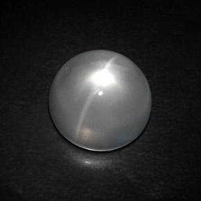 Quartz Cat's Eye طبيعي بلون أبيض، وزن ‎10.84‎ قيراط، شكل دائري، مقاس ‎13.19‎ مم