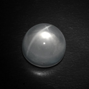 Quartz Cat's Eye طبيعي بلون أبيض، وزن ‎10.40‎ قيراط، شكل دائري، مقاس ‎12.79‎ مم