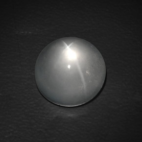 Quartz Cat's Eye طبيعي بلون أبيض، وزن ‎9.90‎ قيراط، شكل دائري، مقاس ‎13.00‎ مم