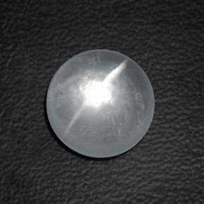 Quartz Cat's Eye طبيعي بلون أبيض شفاف، وزن ‎8.82‎ قيراط، شكل دائري، مقاس ‎12.09‎ مم