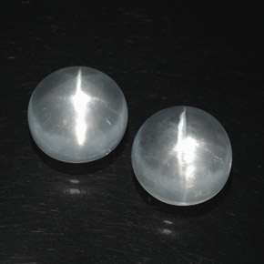 Quartz Cat's Eye طبيعي بلون أبيض، وزن ‎‎ قيراط، شكل دائري، مقاس ‎11.05‎ مم