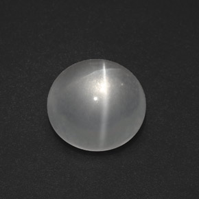 Quartz Cat's Eye طبيعي بلون أبيض، وزن ‎7.54‎ قيراط، شكل دائري، مقاس ‎12.35‎ مم