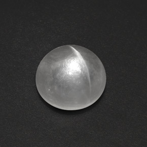Quartz Cat's Eye طبيعي بلون أبيض، وزن ‎7.19‎ قيراط، شكل دائري، مقاس ‎11.89‎ مم