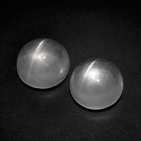 Quartz Cat's Eye طبيعي بلون أبيض، وزن ‎‎ قيراط، شكل دائري، مقاس ‎12.10‎ مم
