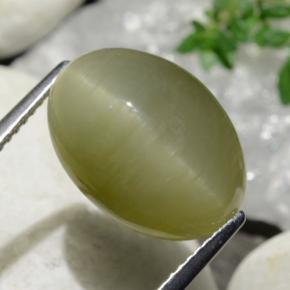 Quartz Cat's Eye طبيعي بلون أصفر فاتح، وزن ‎9.05‎ قيراط، شكل بيضاوى، مقاس ‎15.4x11.1‎ مم