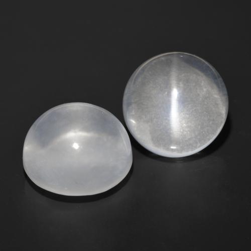 Quartz Cat's Eye طبيعي بلون أبيض، وزن ‎13.12‎ قيراط، شكل دائري، مقاس ‎11.24‎ مم